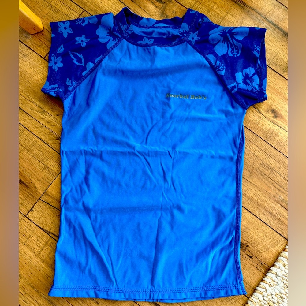 Women's rash guard